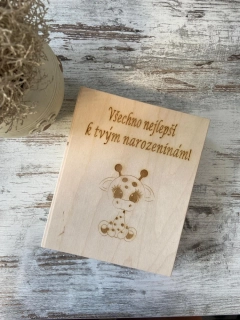 BLAHOPŘÁNÍ žirafa - dřevěná bedýnka